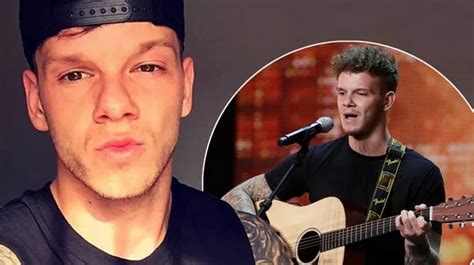 X Factor reject strips naked for sex education as Ellis Lacy ...